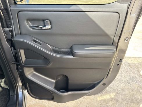 Used 2023 Nissan Frontier SV image 19