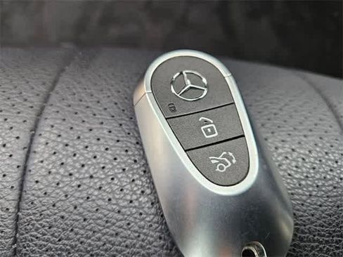 Used 2024 Mercedes-Benz E 350 4MATIC Sedan image 36