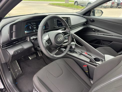 New 2026 Hyundai Elantra Sport FWD image 11