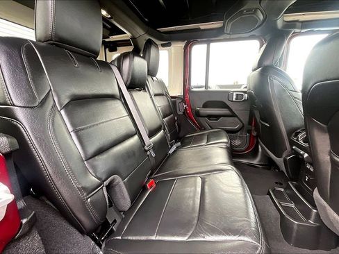 Used 2021 Jeep Wrangler Unlimited Sahara AWD/4WD image 21