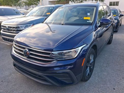 Used 2022 Volkswagen Tiguan SE image 2