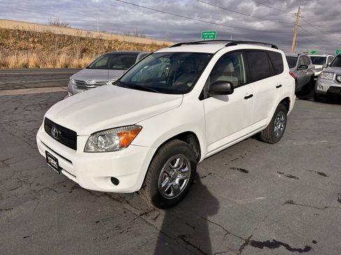 Used 2006 Toyota RAV4 4WD image 2