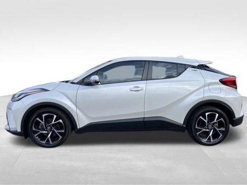 Used 2022 Toyota C-HR XLE image 8