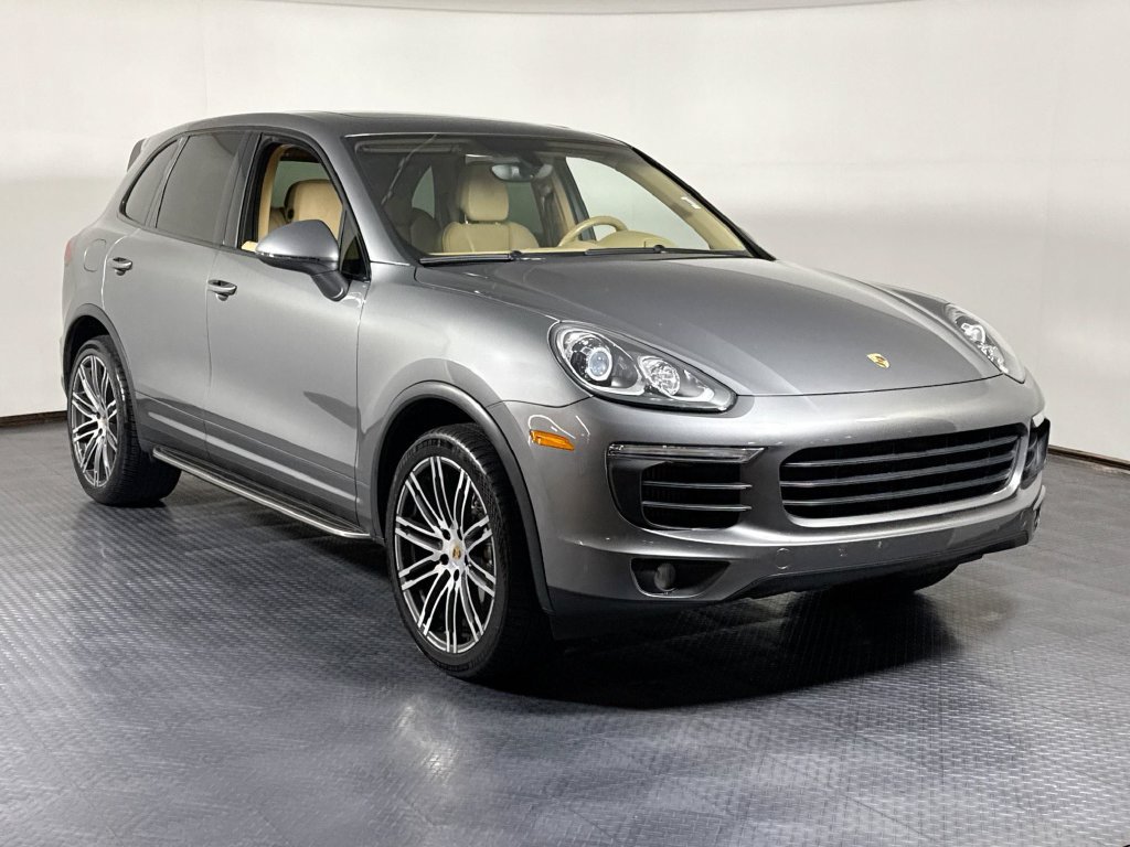 Used 2017 Porsche Cayenne S AWD/4WD image 9