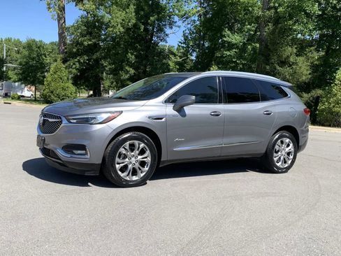 Used 2019 Buick Enclave Avenir w/ Avenir Technology Package FWD image 3