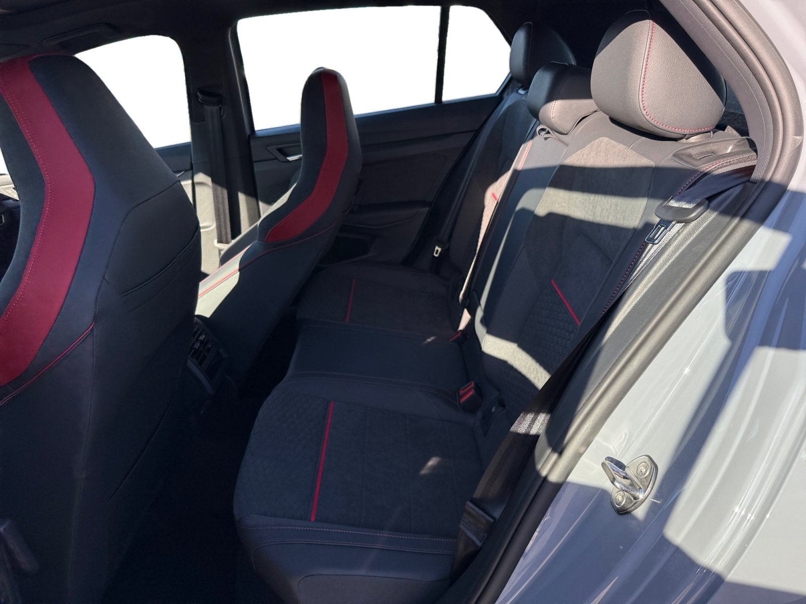 New 2026 Volkswagen GTI SE FWD image 16