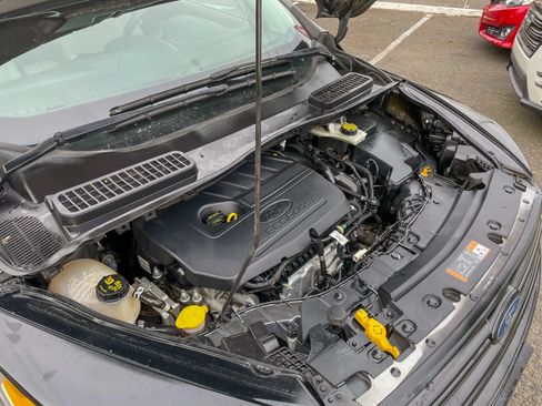 Used 2017 Ford Escape SE AWD/4WD image 40