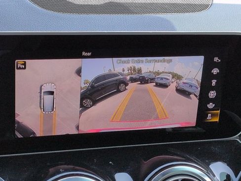 Used 2021 Mercedes-Benz GLB 35 AMG 4MATIC image 21