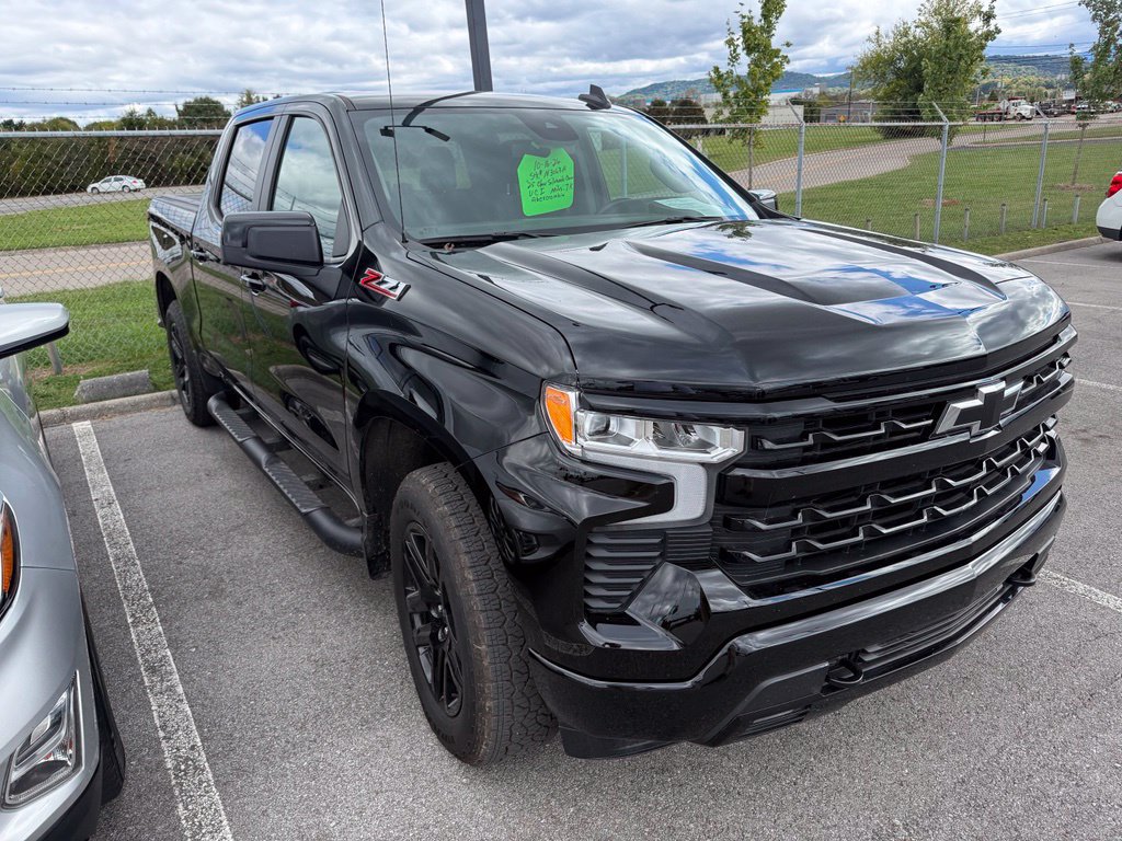 Used 2025 Chevrolet Silverado 1500 RST w/ Z71 Off-Road Package AWD/4WD image 1