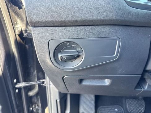 Used 2022 Volkswagen Tiguan S image 15