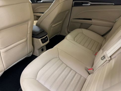 Used 2015 Ford Fusion SE w/ Equipment Group 202A FWD image 25