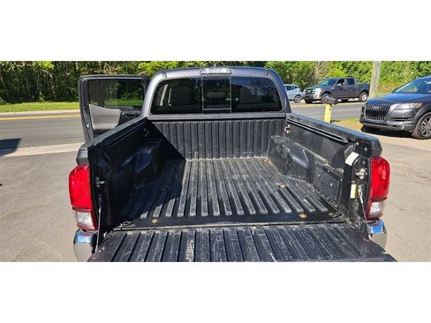 Used 2019 Toyota Tacoma SR5 image 10