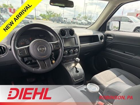 Certified 2016 Jeep Patriot Latitude AWD/4WD image 10