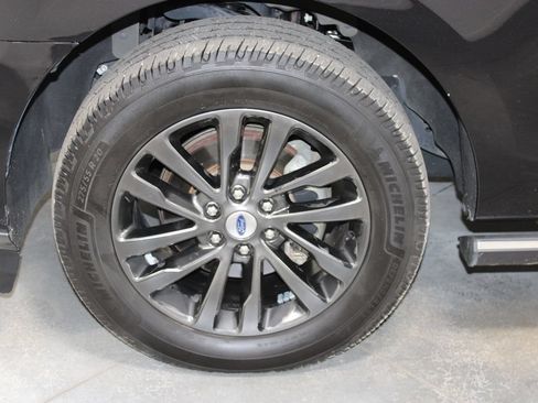 Used 2019 Ford Expedition Limited w/ Equipment Group 301A RWD image 61