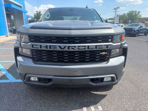 Used 2019 Chevrolet Silverado 1500 Custom w/ Custom Value Package AWD/4WD image 4