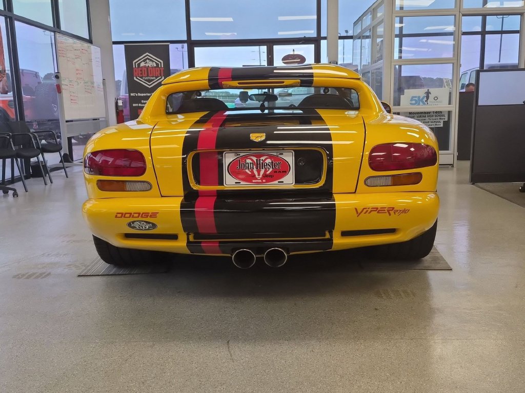 Used 2002 Dodge Viper RT/10 RWD image 4
