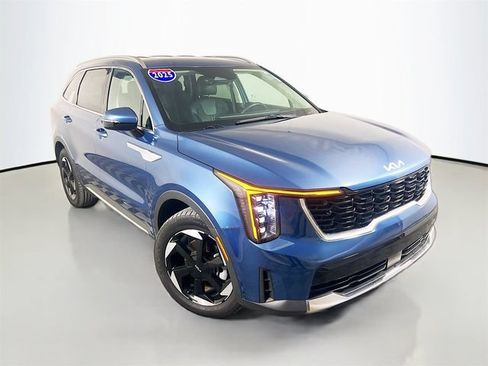Used 2025 Kia Sorento EX AWD/4WD image 2