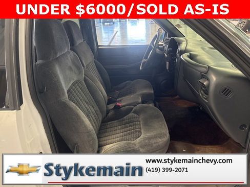 Used 2000 Chevrolet S10 Pickup LS w/ Preferred Equipment Group image 21