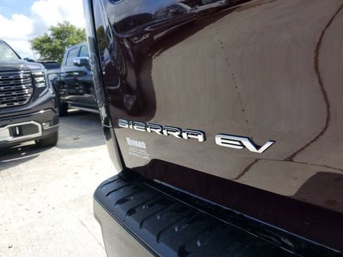 New 2025 GMC Sierra EV Denali image 8