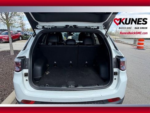 Used 2025 Jeep Compass Limited AWD/4WD image 5