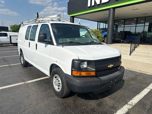 Used 2015 Chevrolet Express 2500 image 3