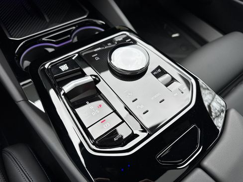 New 2026 BMW 540i xDrive w/ M Sport Package image 18