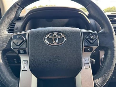 Used 2022 Toyota 4Runner Limited AWD/4WD image 17