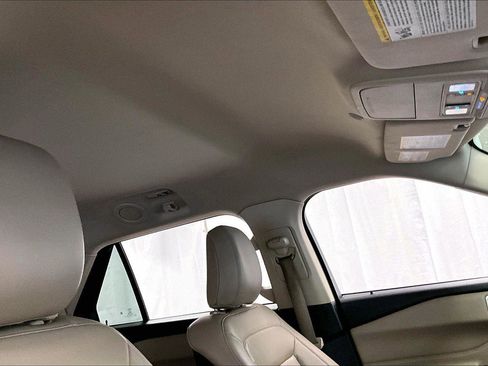 Used 2020 Ford Explorer XLT w/ Equipment Group 202A image 21