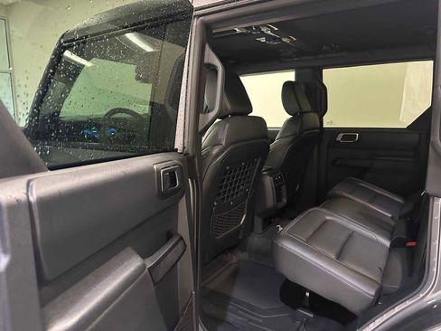 Used 2025 Ford Bronco Big Bend w/ Black Diamond Package image 28