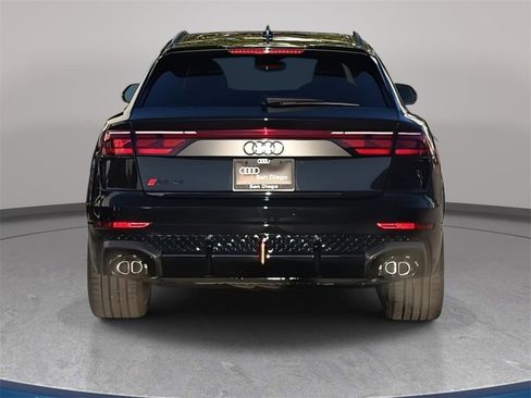 New 2026 Audi RS Q8 performance image 4