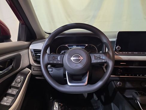 Used 2023 Nissan Rogue SV AWD/4WD image 11