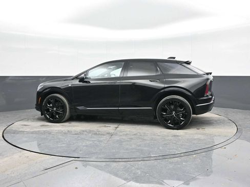 New 2025 Cadillac Optiq Sport 2 w/ LPO, ONYX Package image 4