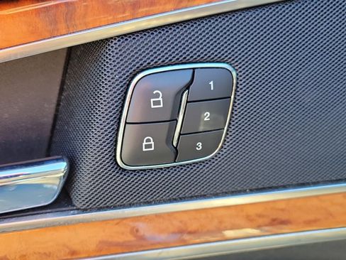 Used 2019 Lincoln Nautilus Reserve image 21