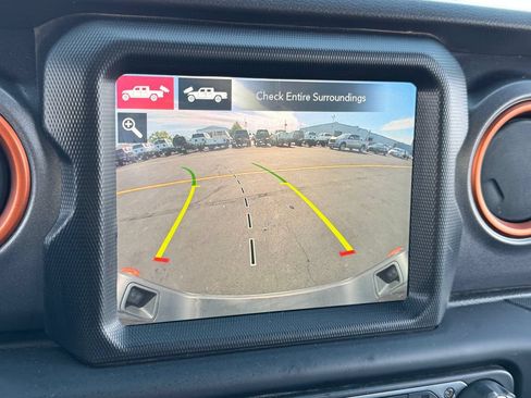 Used 2023 Jeep Gladiator Mojave w/ LED Lighting Group AWD/4WD image 31