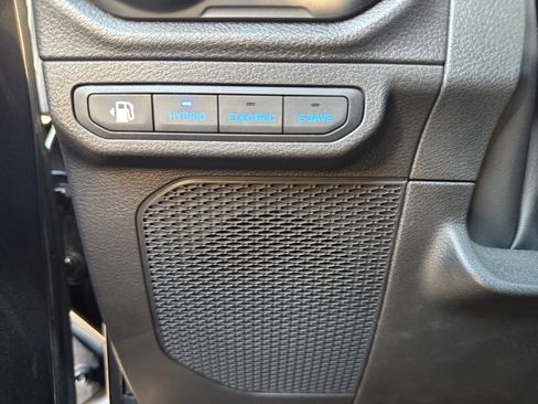 Used 2024 Jeep Wrangler Unlimited AWD/4WD image 29
