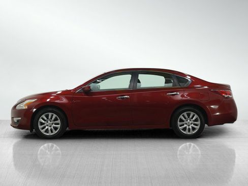 Used 2013 Nissan Altima 2.5 S image 2