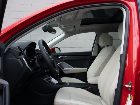 Used 2025 Audi Q3 2.0T Premium w/ Convenience Package image 17