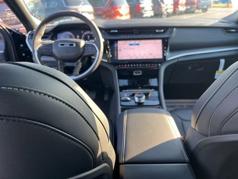 New 2026 Jeep Grand Cherokee L Limited AWD/4WD image 17