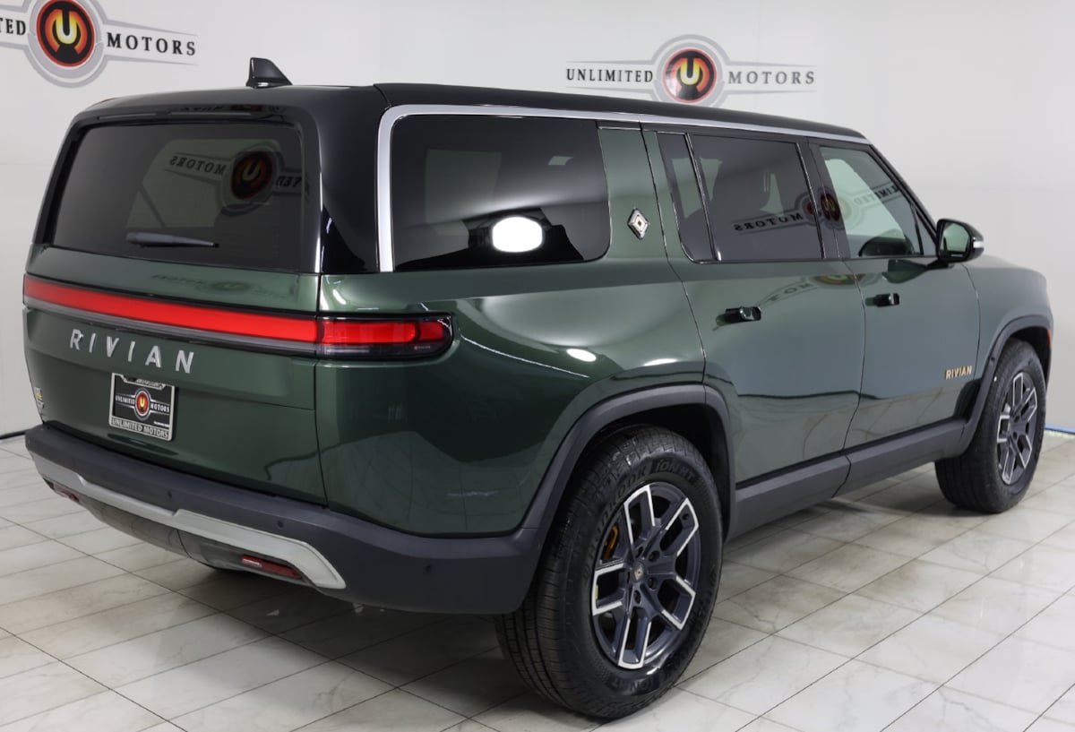 Used 2022 Rivian R1S Launch Edition Quad AWD/4WD image 3