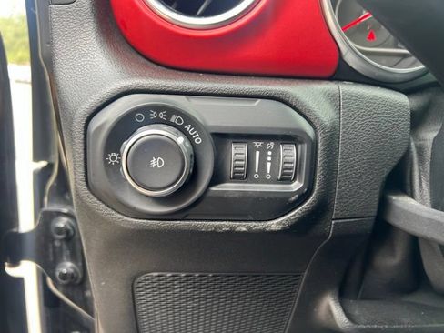 Used 2020 Jeep Wrangler Unlimited Rubicon w/ Dual Top Group AWD/4WD image 21