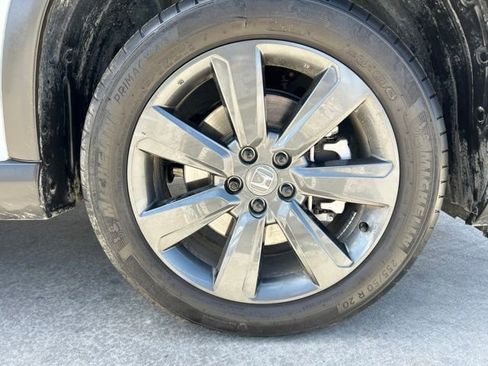 Used 2025 Honda Pilot Sport image 32