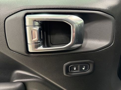 New 2026 Jeep Gladiator Sport AWD/4WD image 18