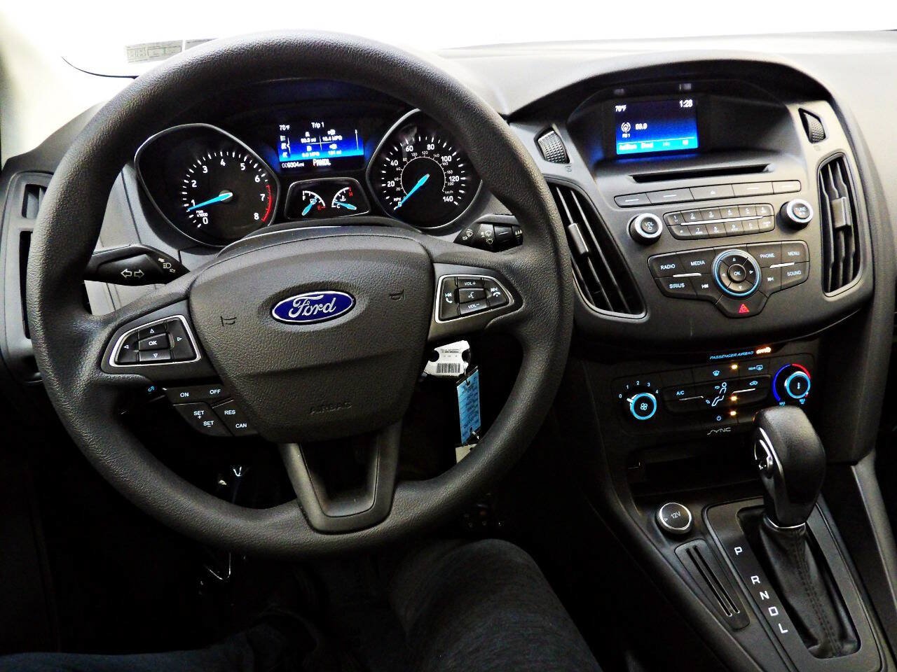 Used 2017 Ford Focus SE FWD image 17