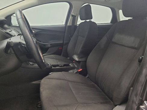 Used 2016 Ford Focus SE w/ SE Sport Package FWD image 17
