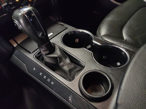 Used 2019 Ford Explorer XLT w/ Equipment Group 202A FWD image 26