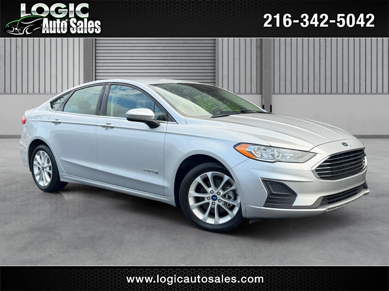 Used 2019 Ford Fusion SE FWD image 1
