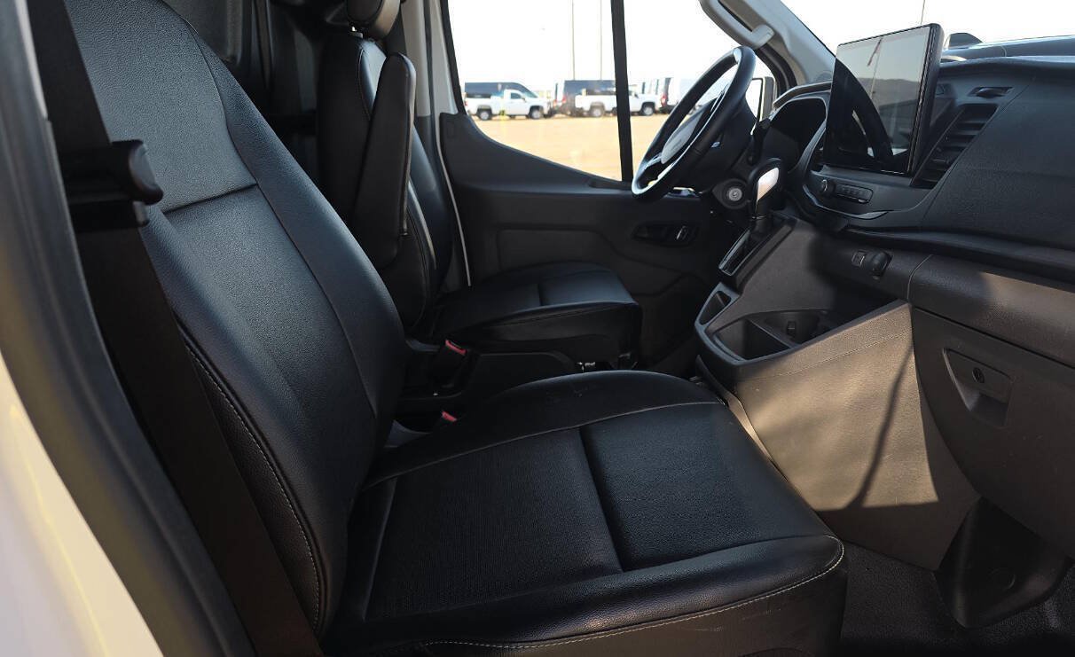 Used 2023 Ford Transit 250 Low Roof AWD image 9