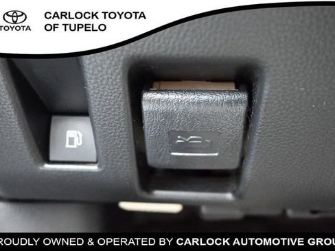 Used 2021 Toyota RAV4 Limited AWD/4WD image 30