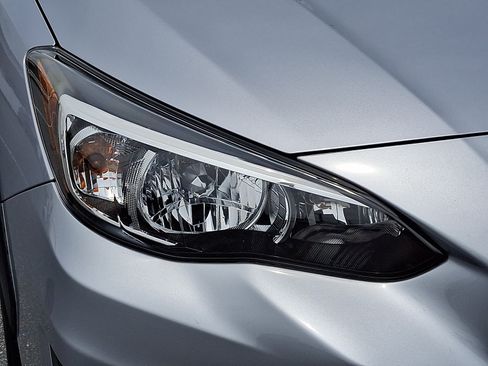 Used 2019 Subaru Crosstrek 2.0i Premium AWD/4WD image 9