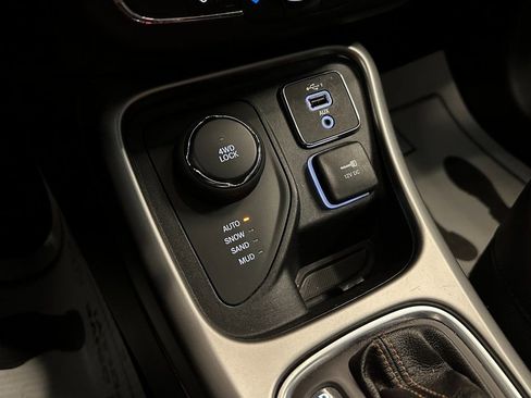 Used 2021 Jeep Compass Latitude AWD/4WD image 15